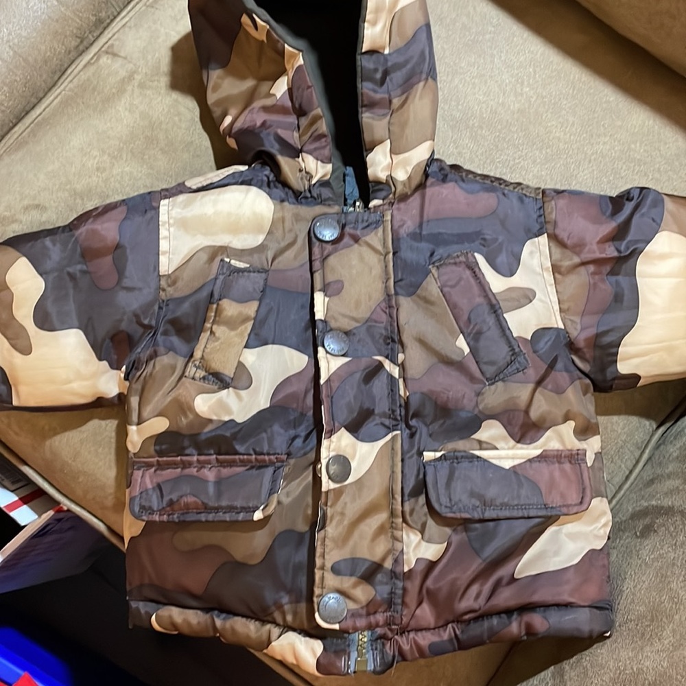 Oshkosh Reversible Coat - Picture 6 of 7